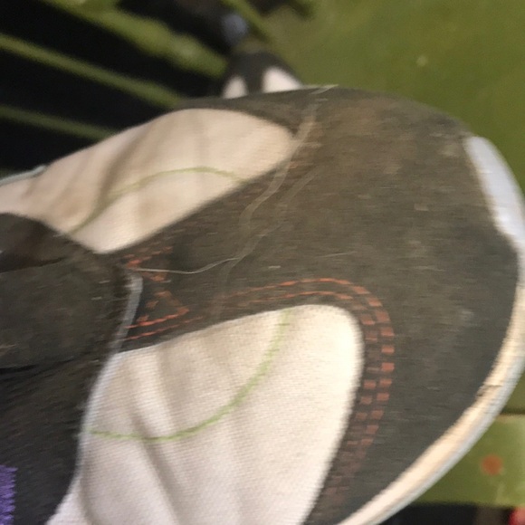 Nike White and Black Sneakers Retro-Inspired Design - Picture 8 of 9